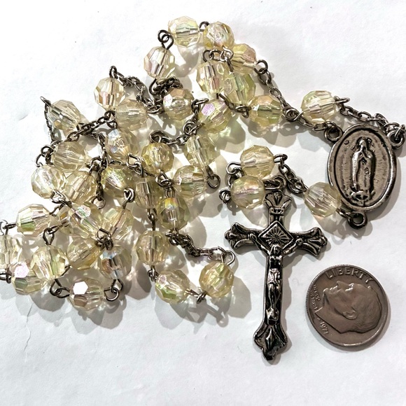 IRIDESCENT GLASS ROSARY - Picture 4 of 10